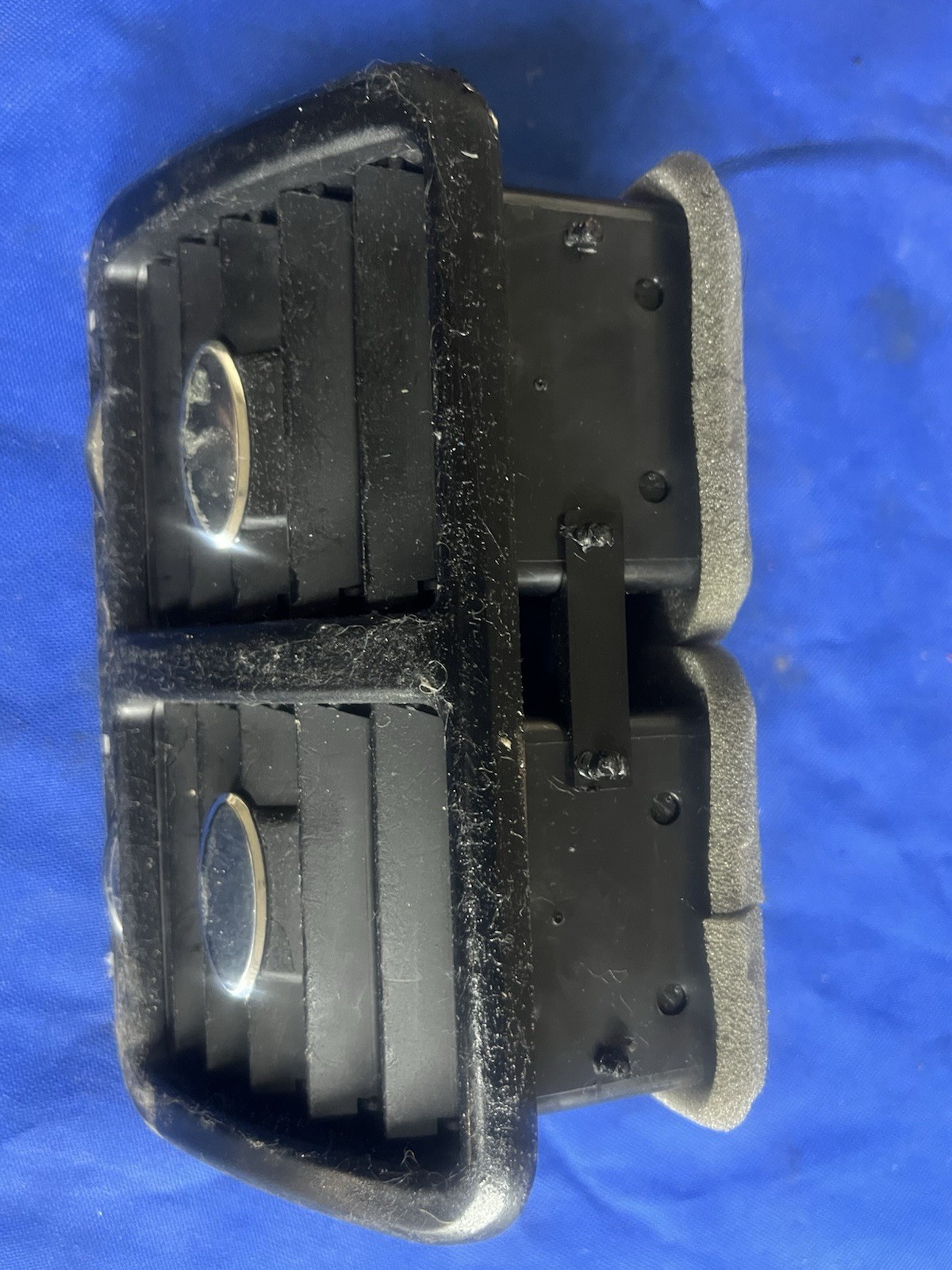 2004-2008 maserati quattroporte rear center console black dual air vents OEM 05