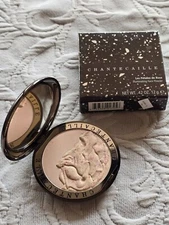 Chantecaille Les Pétales de Rose Illuminating Powder