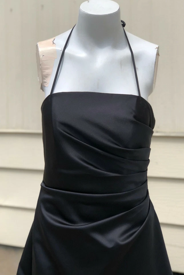 Vestido de cóctel formal halter sin mangas de poliéster negro Alfred Angelo Little 4 Foto 2 de 4