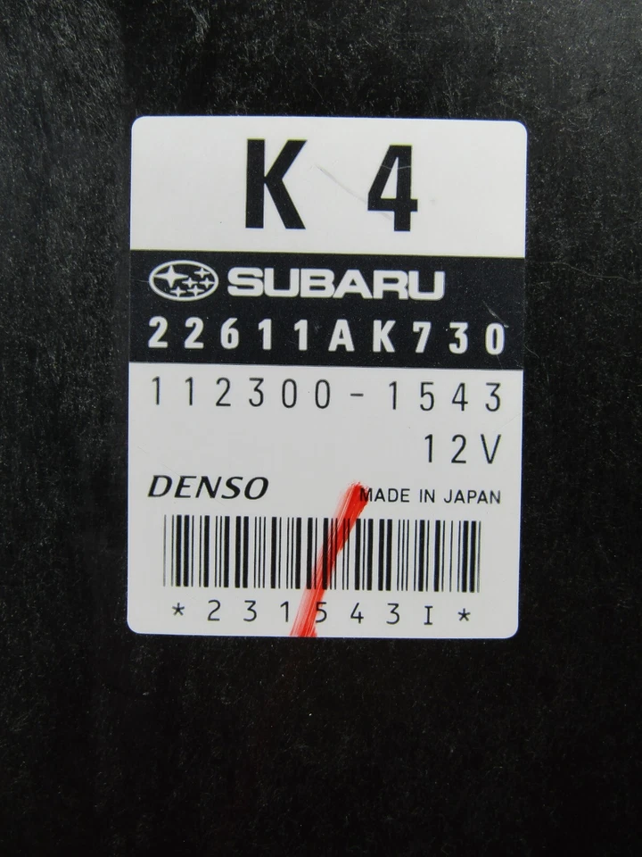 Módulo informático de control del motor Subaru Forester 2006 ECU ECM 22611AK730 OEM Foto 2 de 4