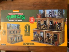 NECA Toys TMNT  CARTOON  NYC STREET SCENE DIORAMA Playset  NECA Shop Exclusive