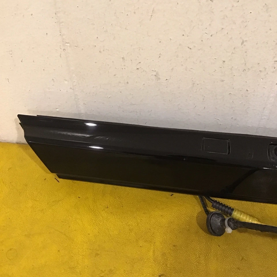 Infiniti QX60 2022-2024 puerta levadiza trasera acabado moldura con cámara 908166SA0B OEM Foto 2 de 4