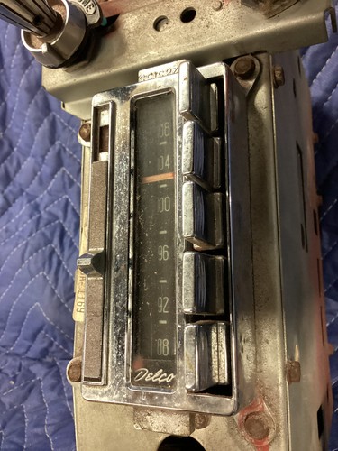 Original 1964 64 Corvette AM-FM Radio with Knobs & Bezels Driver/Survivor - Picture 8 of 14
