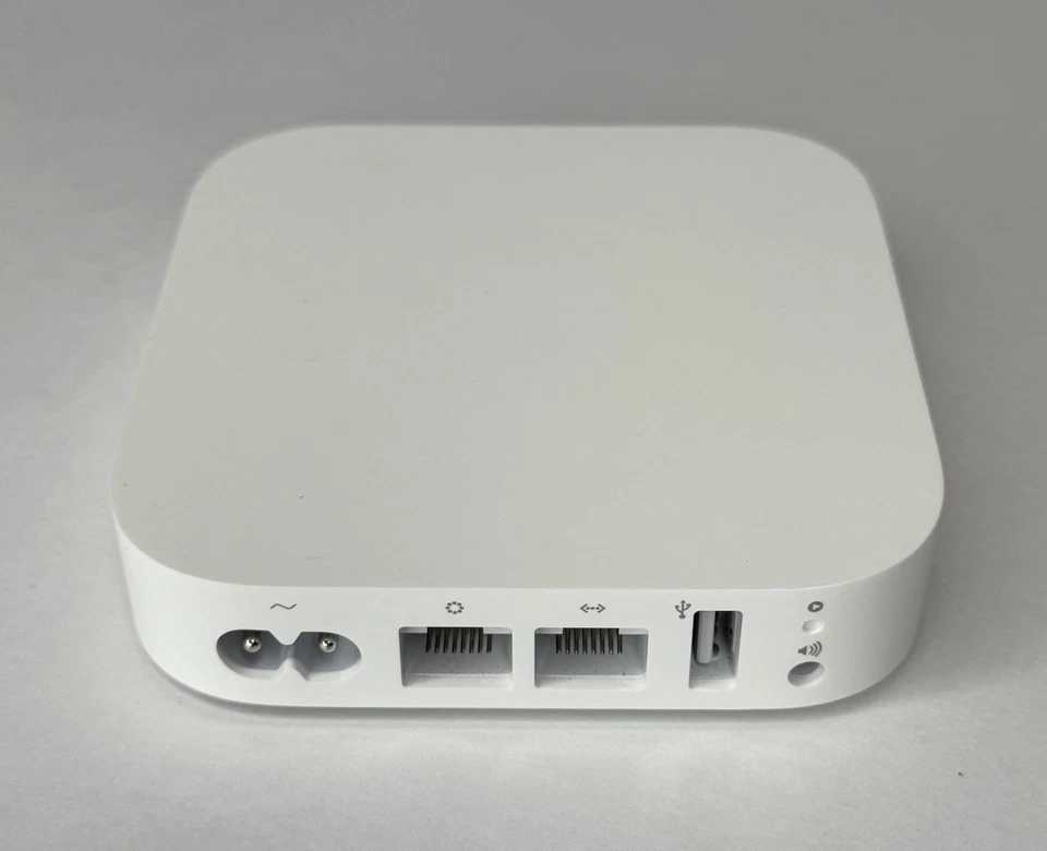 Apple A1392 Airport Express 2nd Generation Dualband 802.11n WiFi Router - Image 2 of 3