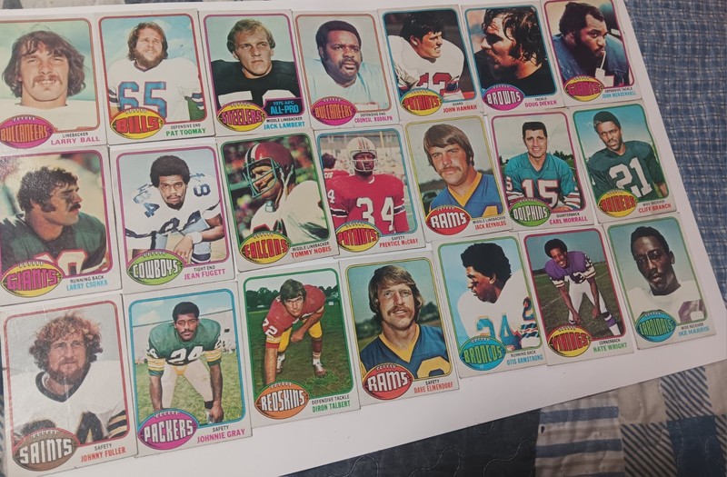 1976 Topps Football Cards * LOT OF 25* Great Buy! Vintage Collectibles