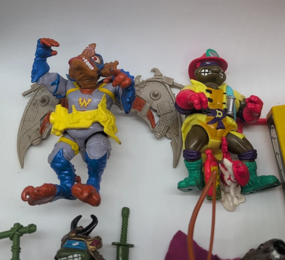 Vintage Teenage Mutant Ninja Turtles Bundle Samurai Party Wagon X 9 Figures - Image 4 of 4