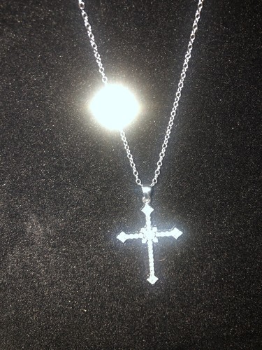 Beautiful Cross Necklace Silvery 18 Inch Chain - 第 4/7 張圖片