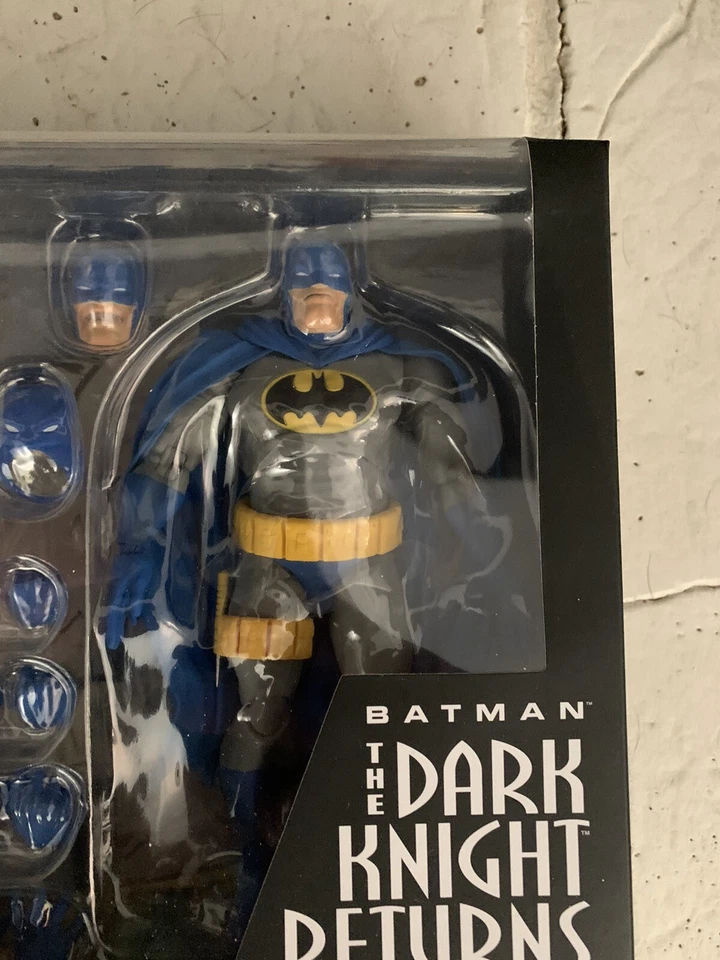 NUEVO MAFEX BATMAN AZUL Ver. & ROBIN The Dark Knight Returns No.139 Medicom Sin usar, en caja Foto 2 de 4