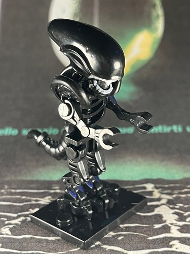 KUNDENSPEZIFISCH BEDRUCKTE LEGO ALIEN (VARIANTE #3) Stein Minifigur mit Mini-Vitrine