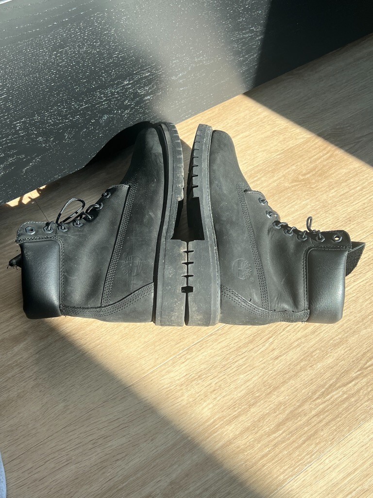 Black Timberland 6” Waterproof Boots - Size 7M (Fit 8-8.5