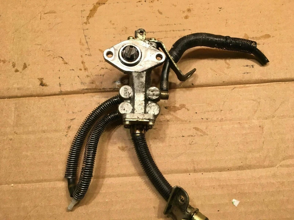 YAMAHA VIPER 2003 700 OILER OIL PUMP RW302 - Image 2 of 3