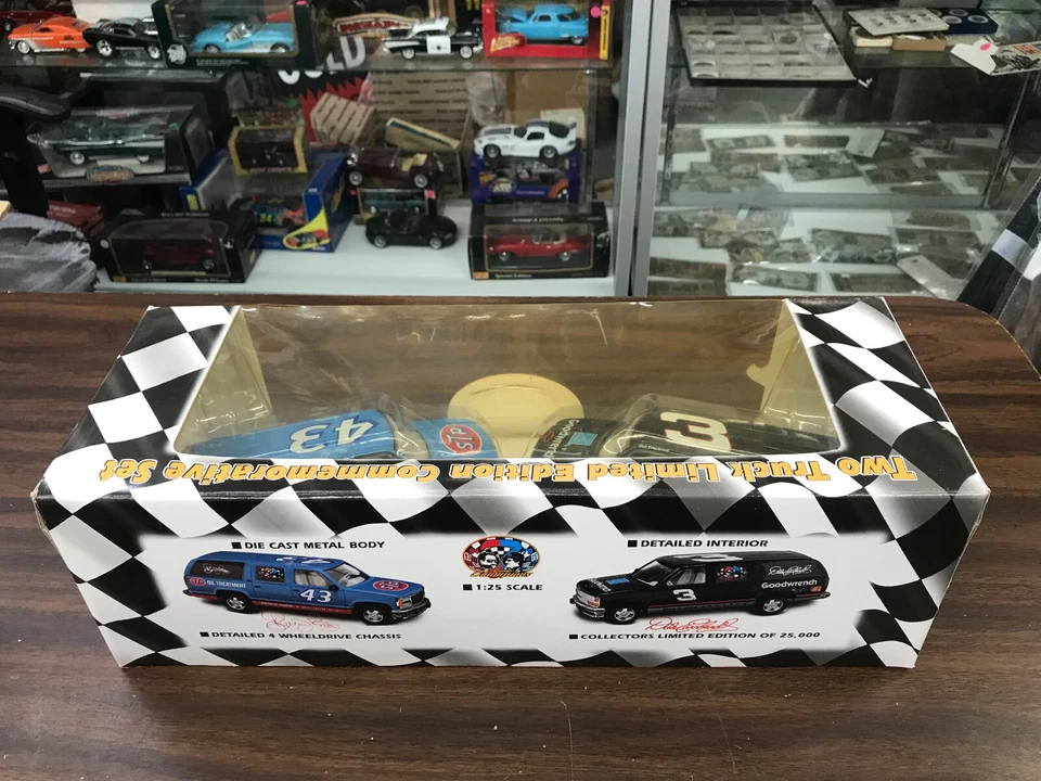 Juego de 2 camiones Brookfield Richard Petty Dale Earnhardt edición limitada diecast 1:25 Foto 2 de 4