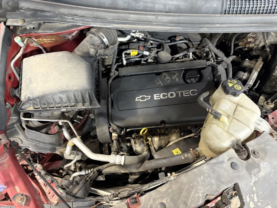 Cilindro maestro de freno usado se adapta a: Chevrolet Sonic Grade A 2012 Foto 2 de 4