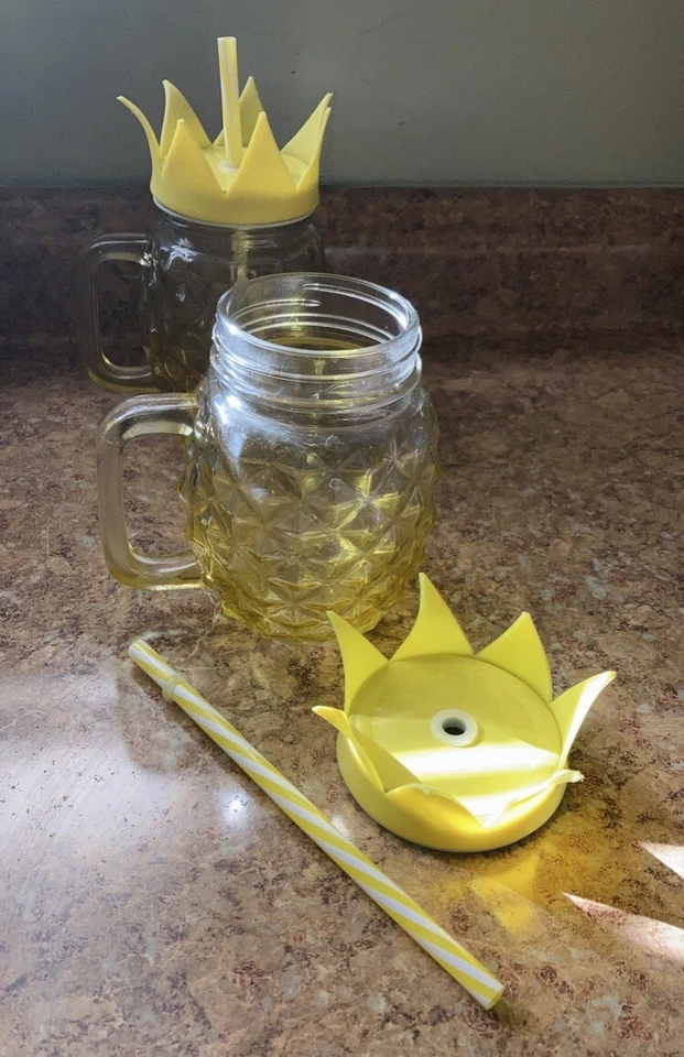 CONJUNTO DE 2 canecas potes de pedreiro em forma de abacaxi com tampa e palha - Imagem 2 de 4