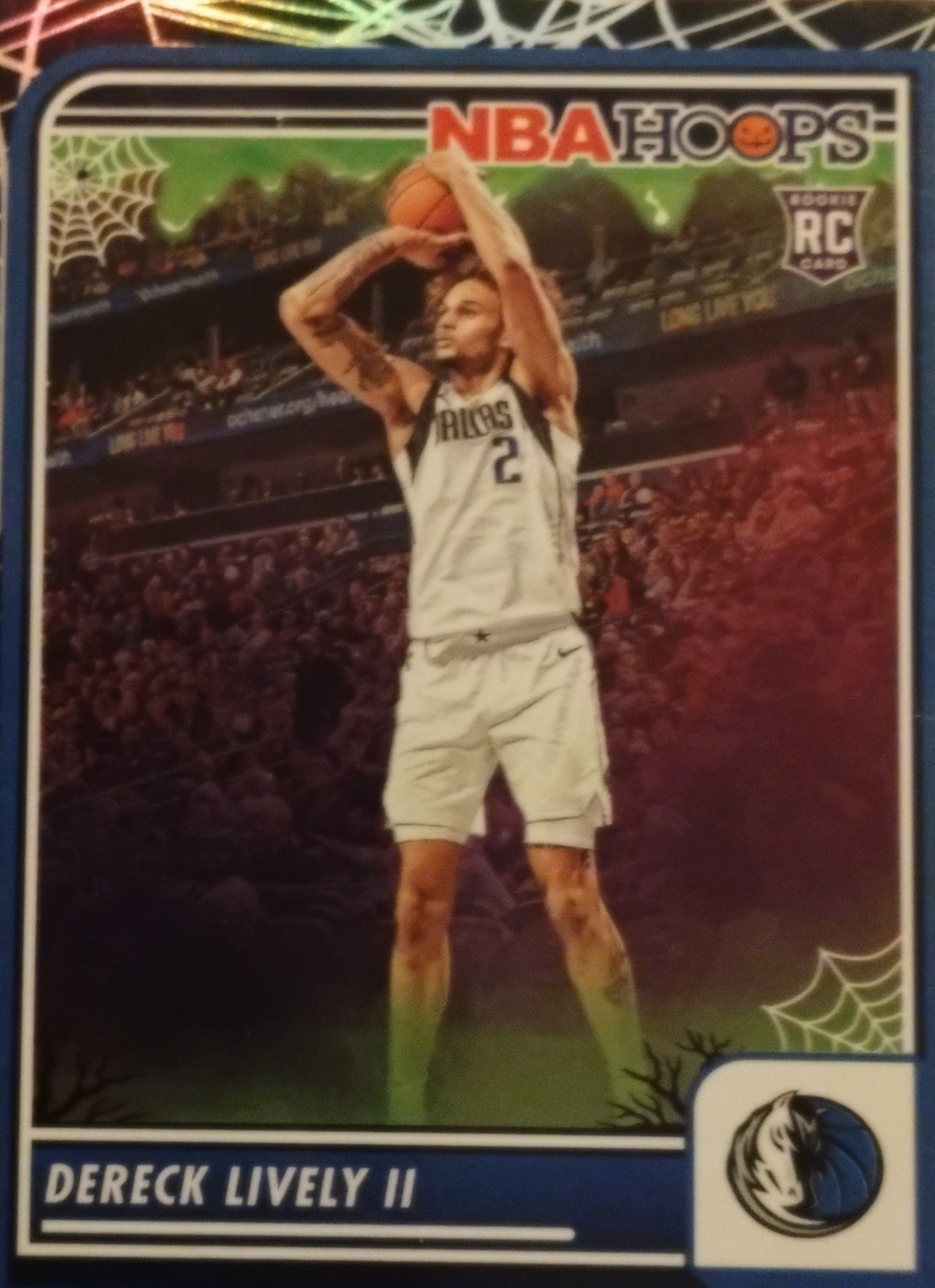 2023 Panini Haunted Hoops #253 Dereck Lively II Holo Webs