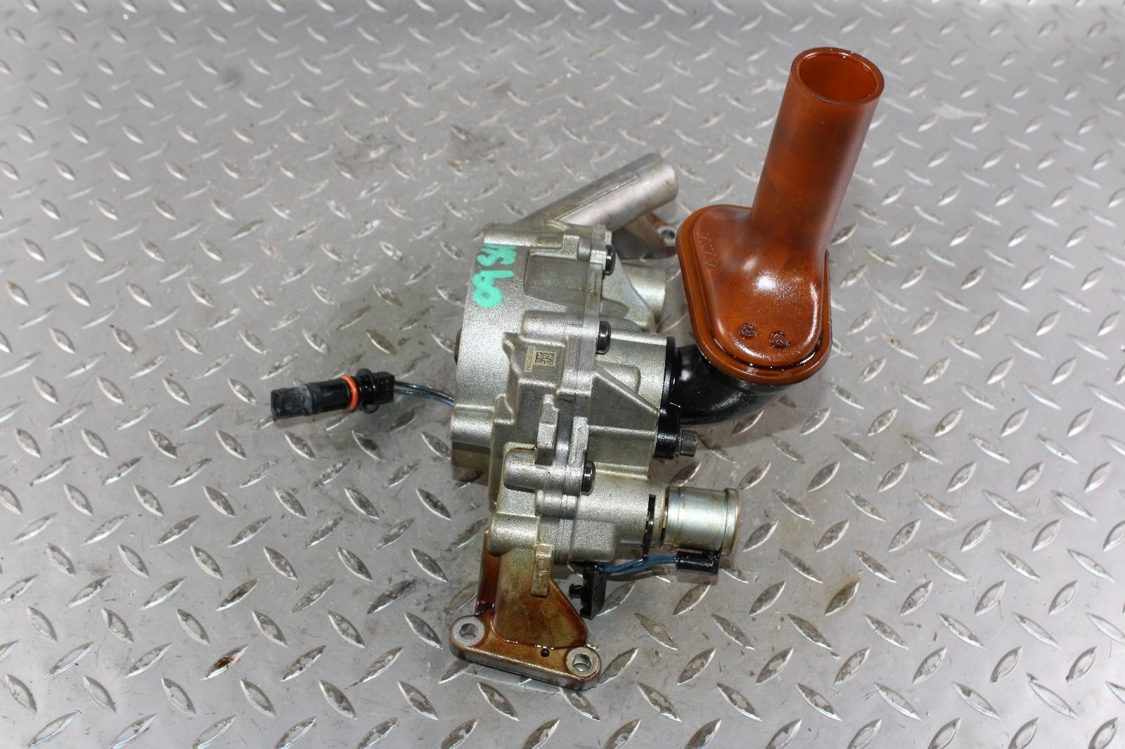 Maserati Ghibli 2014-2017 Oil pump