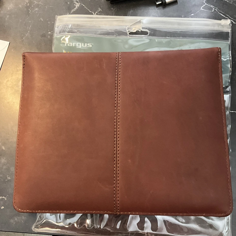 Targus Hughes Leather Portfolio Slipcase for Apple iPad 褐色 罕见 全新 — 第 3/4 张图片