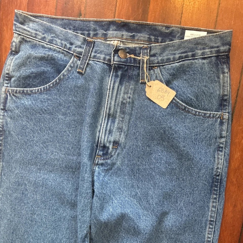 Rustler Jeans Men’s Regular 31x32 Blue Medium Wash Denim Straight Leg - Image 4 of 4