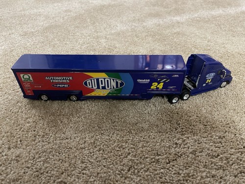 18-Wheeler Semi-Truck Jeff Gordon 24 NASCAR Dupont