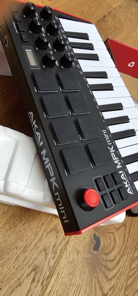 AKAI PROFESSIONAL MPK Mini Clavier Maitre + Boite + Cable Midi Controller piano - Imagen 3 de 4