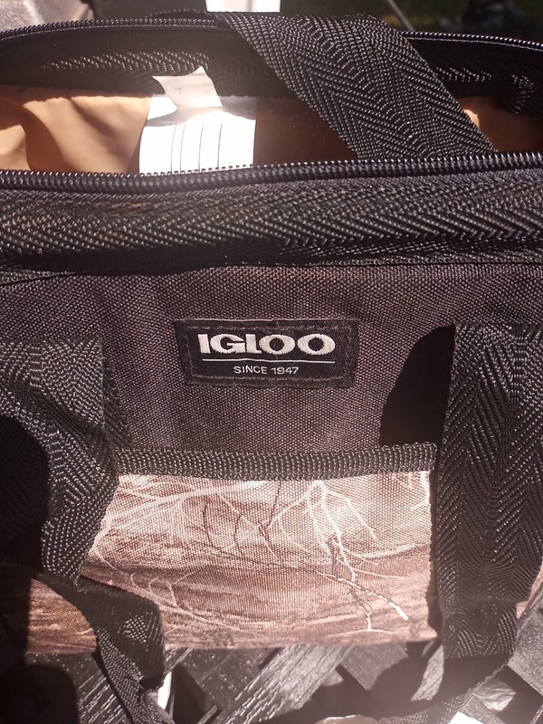 Igloo  Camo Lunch Bag  Cooler Bag Food Storage Container Shoulder 