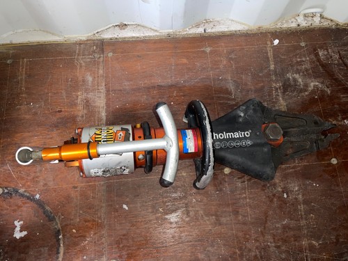 Holmatro HCT-3120 Hand Operated Spreader Cutter Hydraulic Rescue Combi Tool
