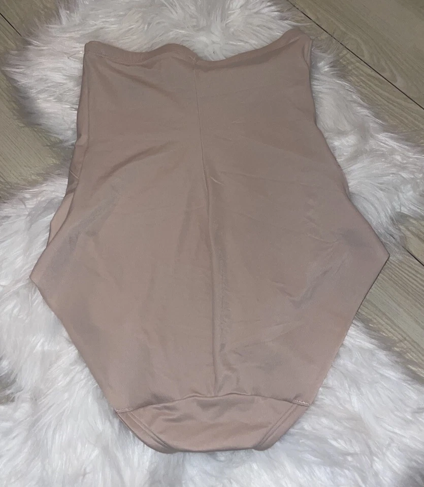 Miraclesuit Feminino Instantâneo Tummy Tuck Cintura Alta Cueca Modeladora 2415 XL Bege - Imagem 4 de 4