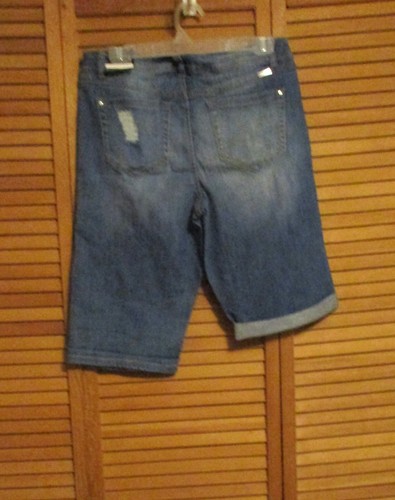 NUOVO CON ETICHETTE - PANTALONCINI JEANS DONNA INC INTERNATIONAL CONCEPT - CUCITURA INTERNA 14" - TAGLIA 10 - Foto 6 di 11