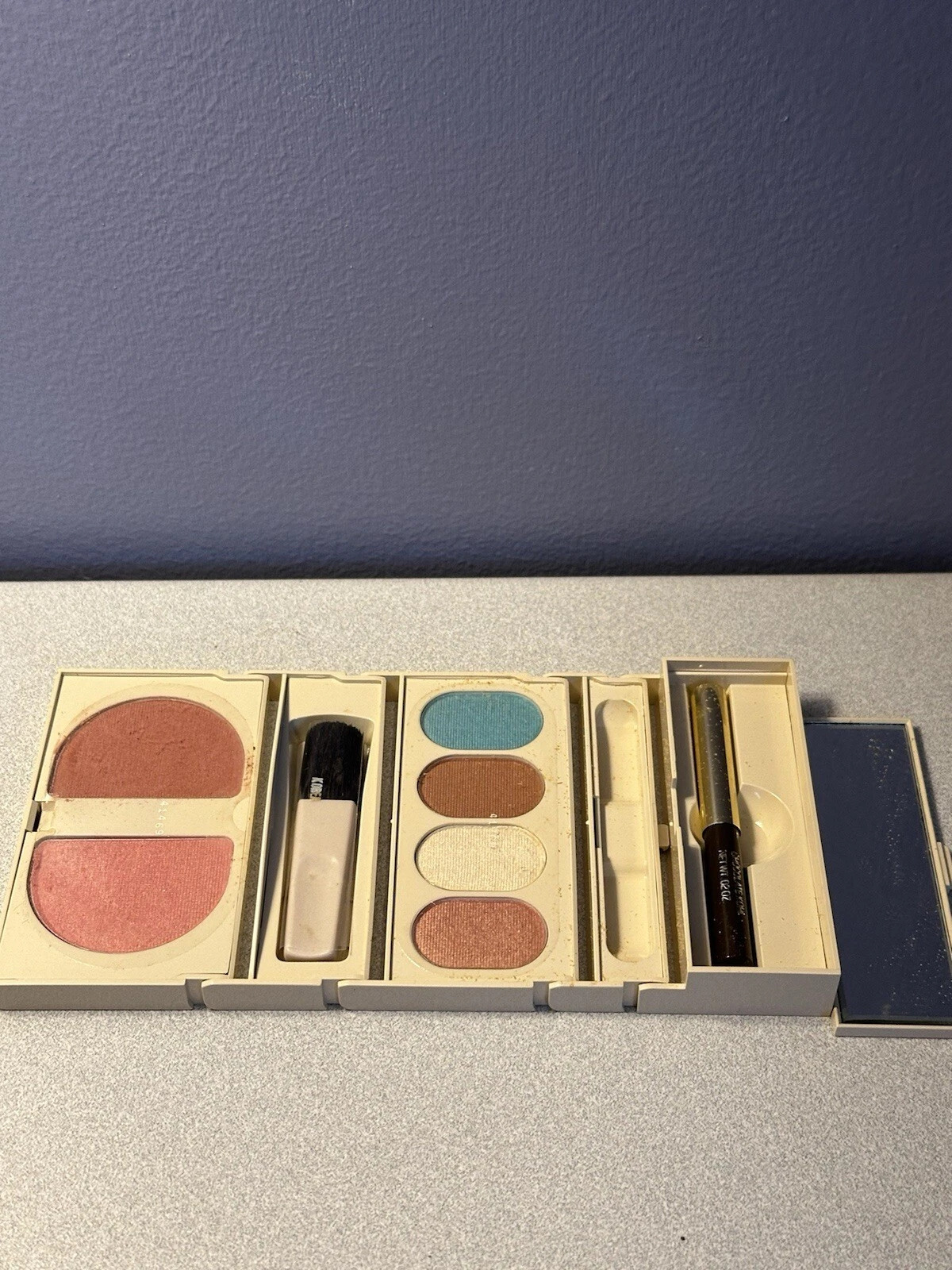 Avon Vintage Color Compact Makeup Eyeshadow Kit Bright & Sunny Set Rare 1989