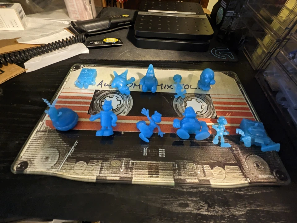 *Glow* Spongebob Squarepants Tiny Mights Culturefly- Mix & Match 1 of 11 color - Image 2 of 4