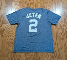New York Yankees Derek Jeter Majestic Jersey T-shirt Size Medium Vintage Y2K