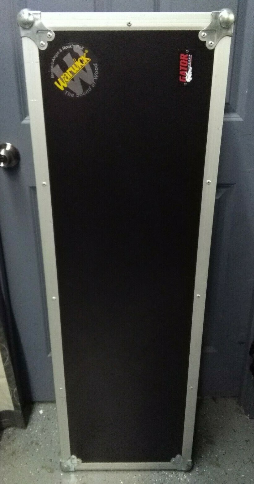 gator flight case guitar