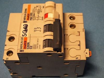 MERLIN GERIN multi9 C60N C2 2P 230V~ 24184 & multi9 vigi C60 26509