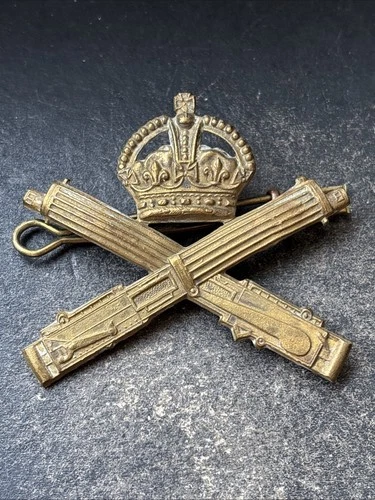 Machine Gun Corps, WW1 British Army Military Cap Badge.