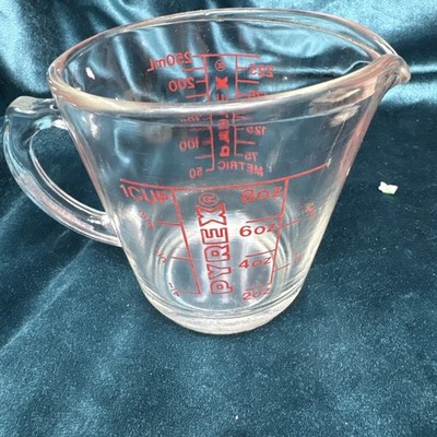 Pyrex 1 Cup Measuring Cup 508 Red Lettering Closed D Handle USA Vintage