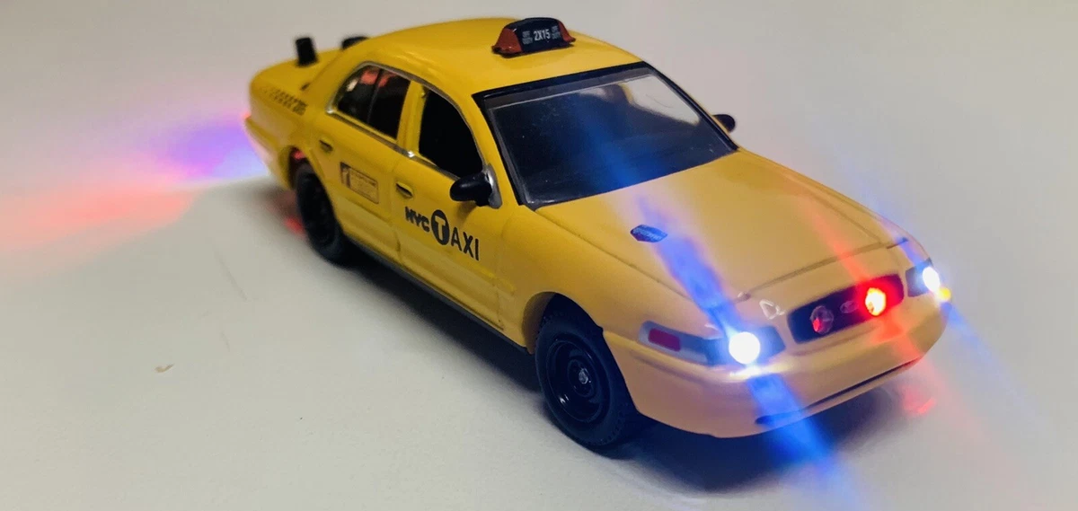 Greenlight 1 64 Custom NYPD 2008 Ford Undercover Police Taxi With LED Lights