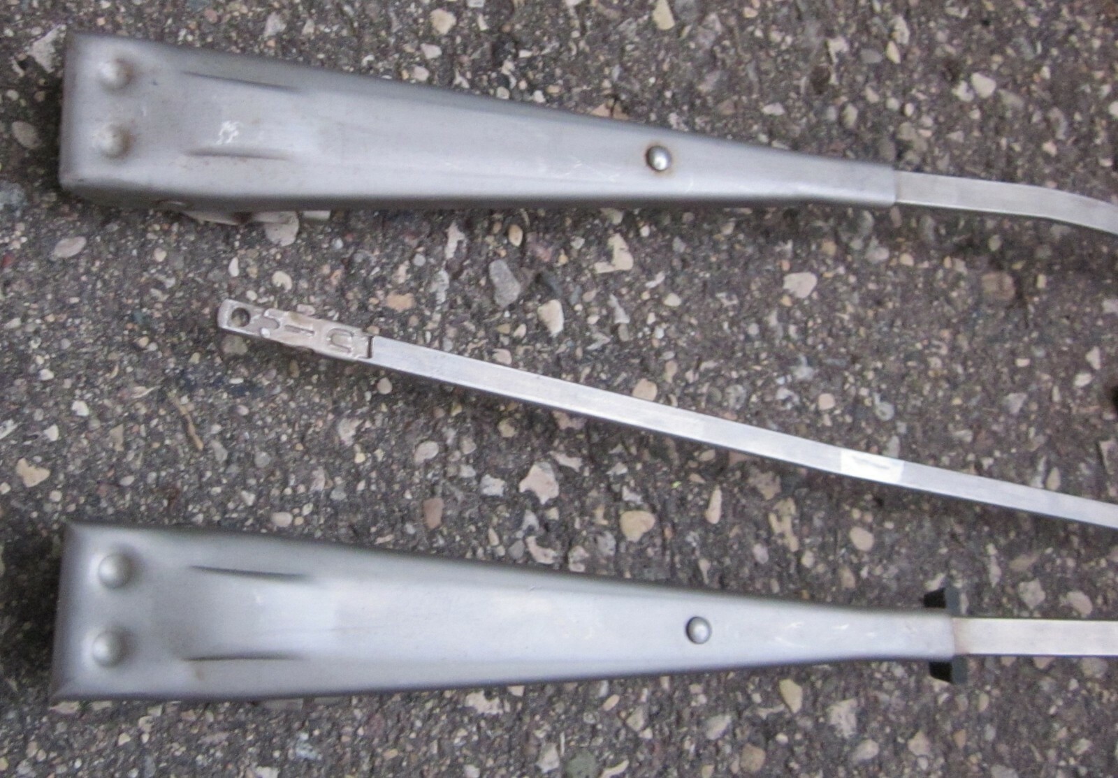 1973 Cadillac Trico Windshield Wiper Arm & Blade Pair (2) GM Orig 71 72