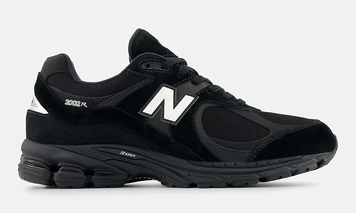New Balance 2002R GTX（GORE-TEX） The New Balance 2002R Protection Pack Gets a Gore-Tex