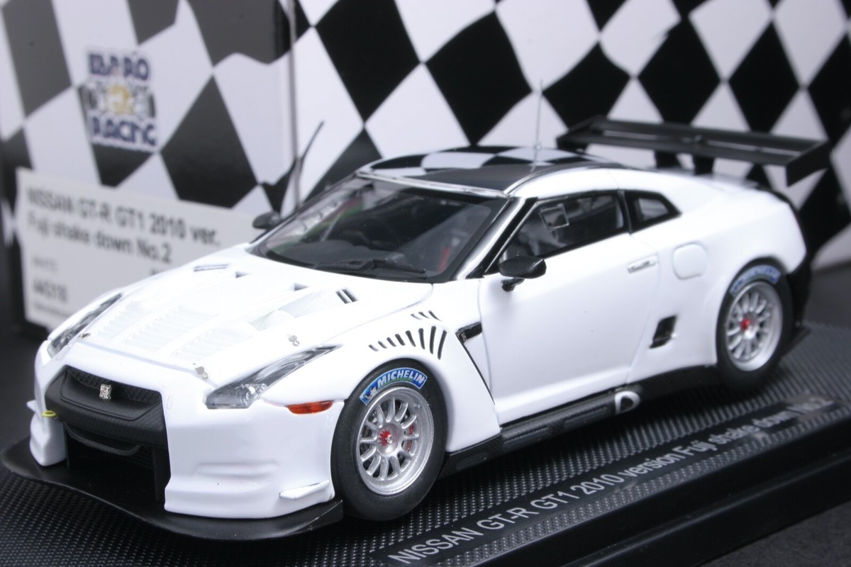 国際貿易　1/18 NISSAN GT-R 2017 国際貿易 1/18 NISSAN GT-R 2017 First18 1:18 Nissan GT-R (R35