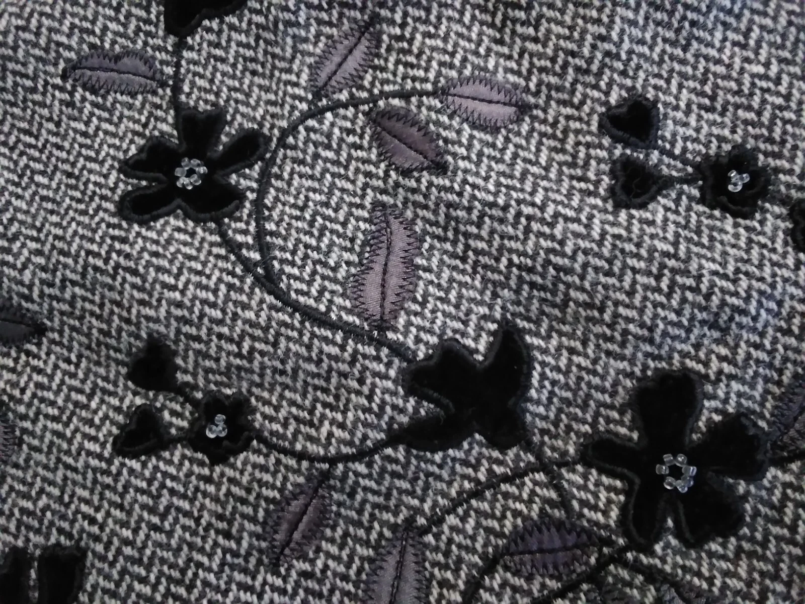 vintage Ann Taylor embroidered skirt, size 10
