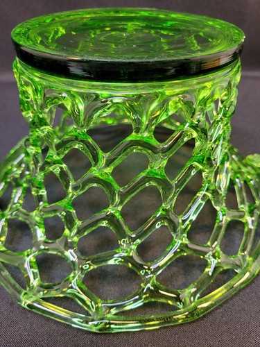 Steuben Art Glass Pomona Green Lattice Basket Bowl AS IS See Desc. - Picture 5 of 10