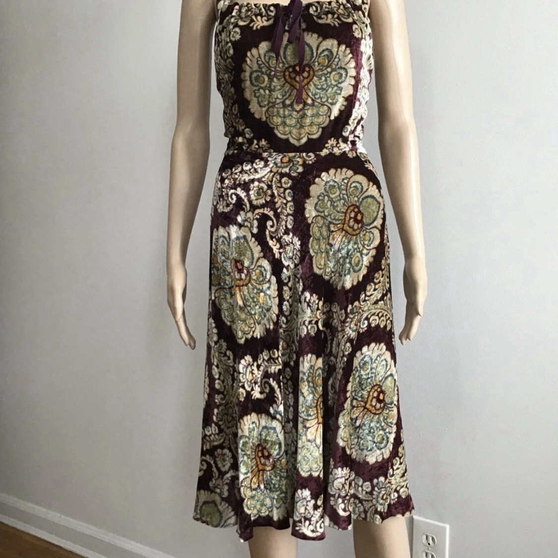 Abito vintage Moschino economico e chic in velluto senza schienale taglia 10