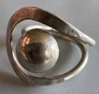 Sterling Silver 925 Modernist Style Circle Ball Loop Chunky Band Ring Size P