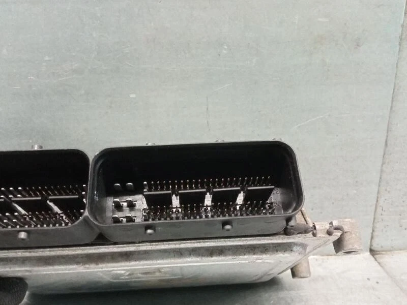 25186182 centralita motor uce para CHEVROLET CRUZE 1.6 CAT 2009 5663359 - Immagine 3 di 4