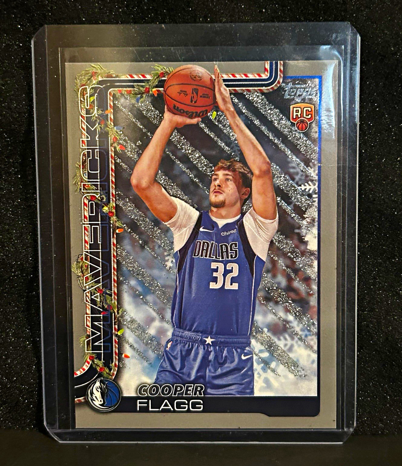 Topps 2025-26 Holiday Cooper Flagg Dallas Mavericks #H161 Rookie Silver Glitter