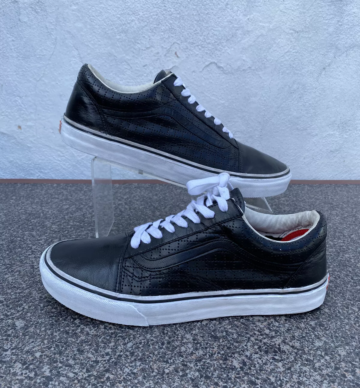 Chaussures pour hommes en cuir perforé noir Supreme Vans Old Skool taille 12