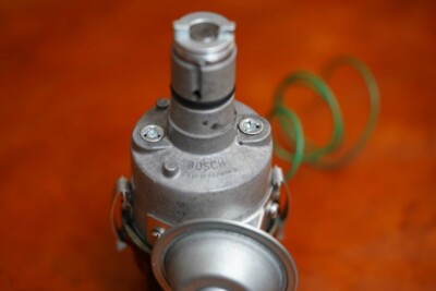 Restored VW German Bosch Distributor SVDA with NOS Vacuum 113 905