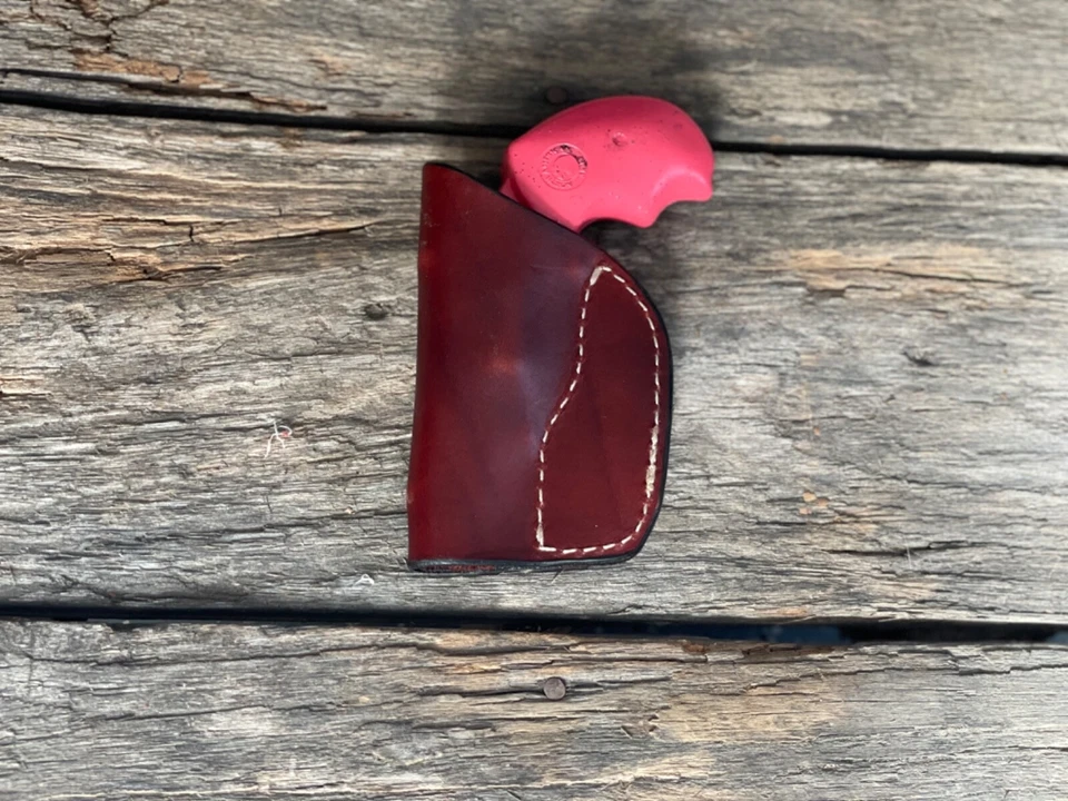 Funda de Bolsillo North American Arms Black Widow Derringer Hecha en EE. UU. Foto 3 de 4