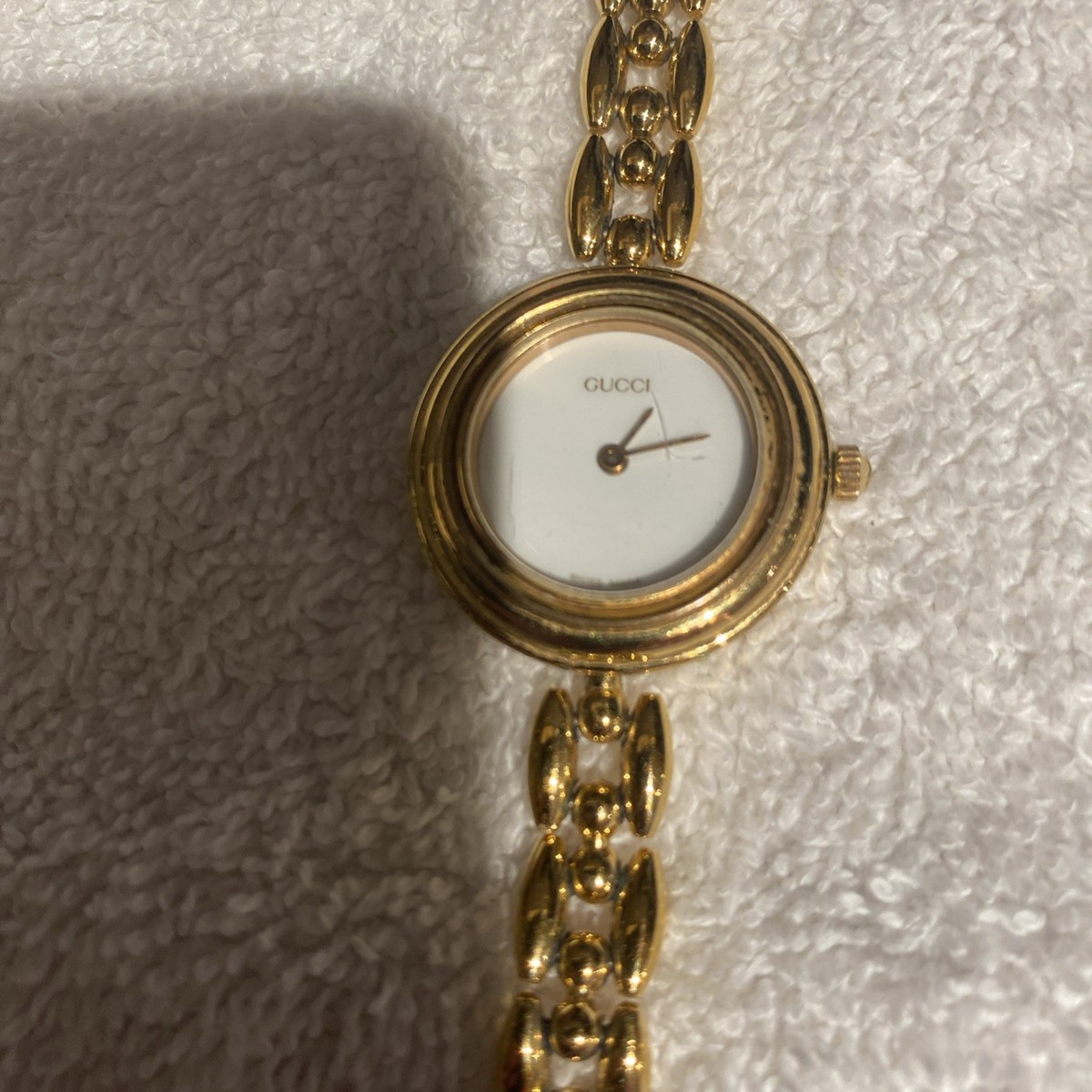 Vintage GUCCI Quartz Watch Timepiece. Gucci Ladies Chain Link