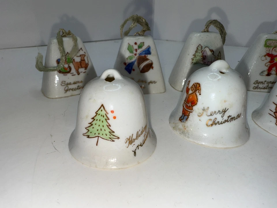 Mini Campana Adorno Porcelana Cerámica Vintage Feliz Navidad 1.5" Japón Lote de 8 Foto 2 de 4